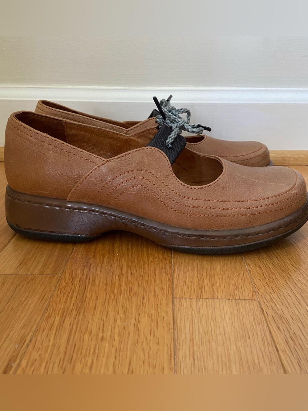 Dansko Womens Mary Jane Shoes 39 US Sz 8 Leather Slip On Elastic Strap Comfort